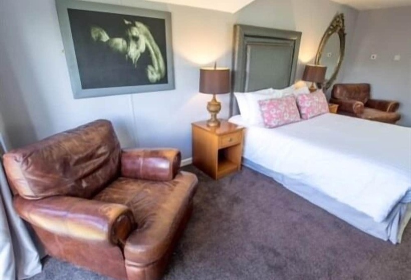 غرفة قياسية, The Old Red Lion Inn