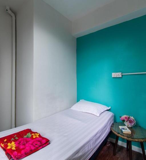 اتاق استاندارد یک نفره, Travel Hub Guesthouse