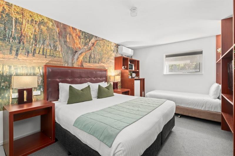 تختخواب در اتاق مشترک, Travel Hub Guesthouse