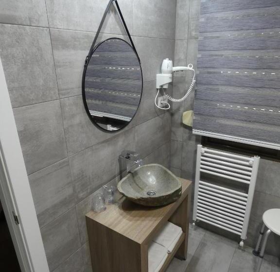 标准三人间, Vivar