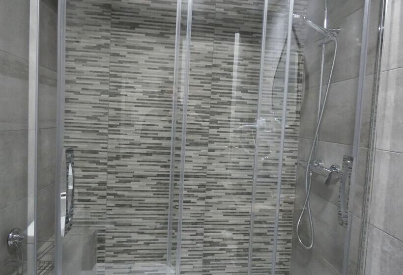 高级大房间, Vivar