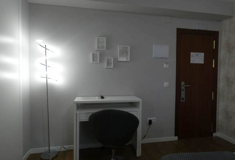 高级大房间, Vivar