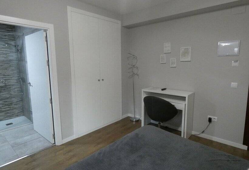 高级大房间, Vivar