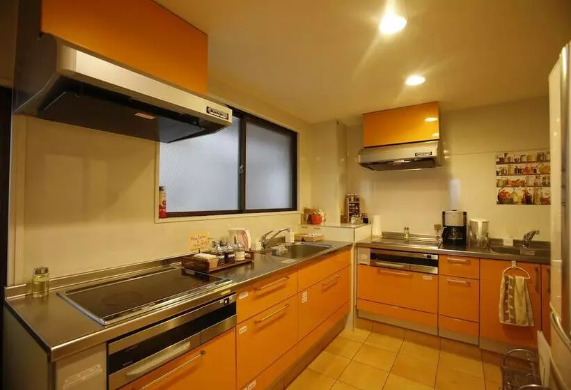 ルームシェアのワンベッド, Backpackers Hostel K S House Hiroshima