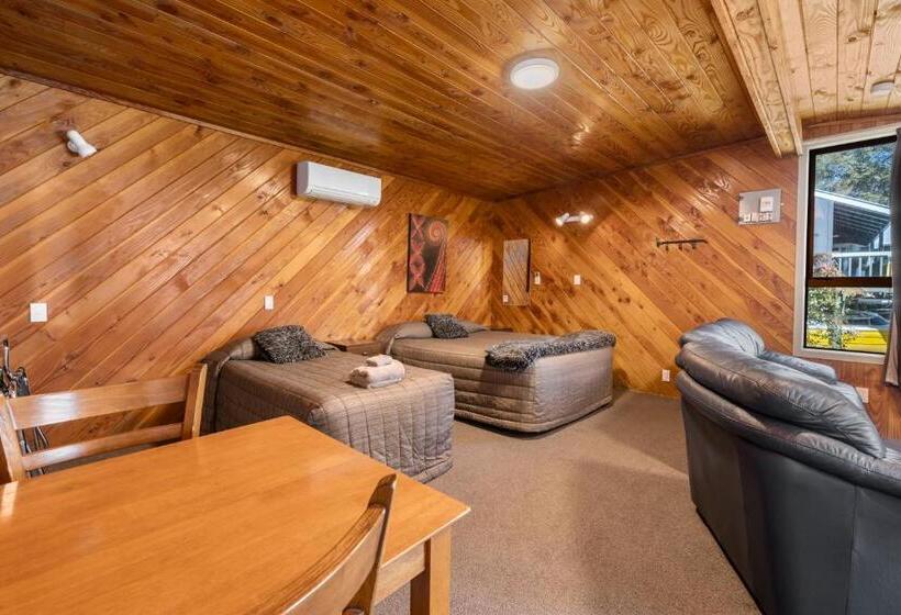 בית, חדר שינה 1, Sportsmans Lodge