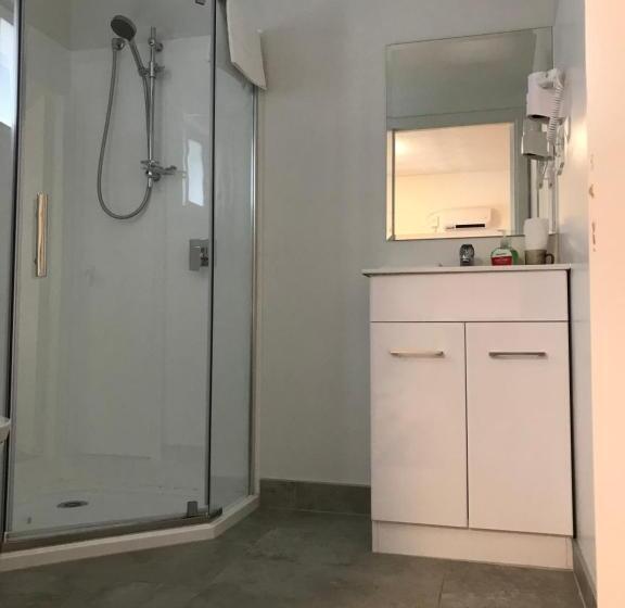 דירת חדר משפחתית, Siesta Motel