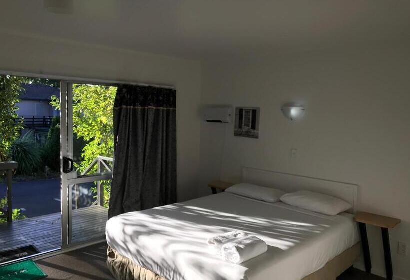 家庭公寓, Siesta Motel