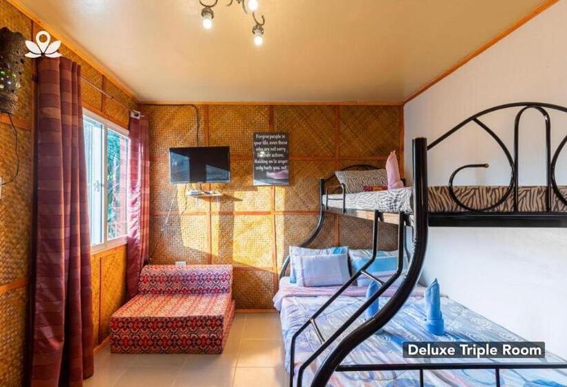 اتاق سهنفرۀ استاندارد با سرویس بهداشتی بیرون از اتاق, Hope Inn