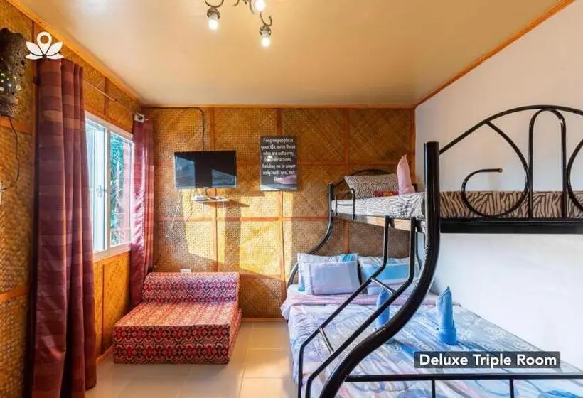 Chambre Triple Standard Salle de bain Extérieure, Hope Inn