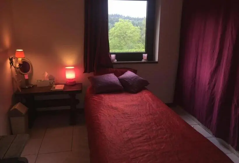 庭の見えるシングルルーム, The Little Paradise Naturist Only!