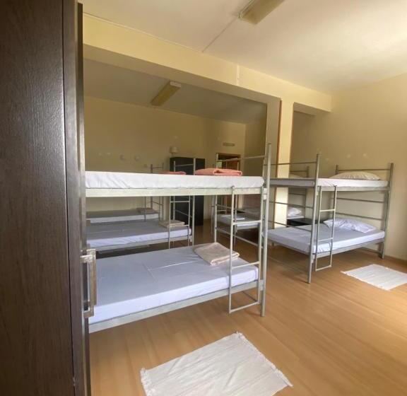 اتاق خانوادگی با سرویس بهداشتی مشترک, Garden Hostel