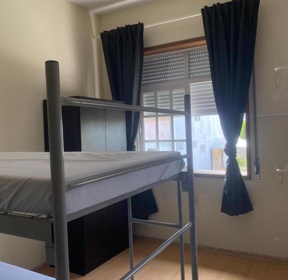 اتاق خانوادگی با سرویس بهداشتی مشترک, Garden Hostel