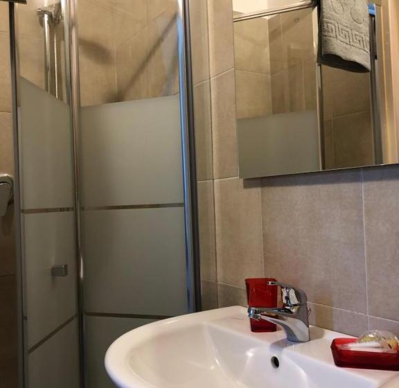 غرفة قياسية, Villa Sapi