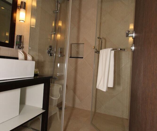 スーペリアールーム, Club Mahindra Mount Serene, Munnar