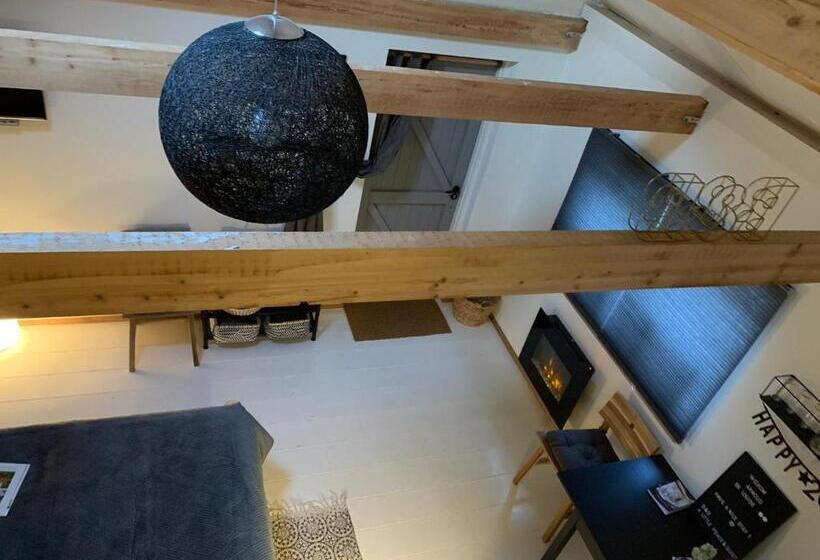 חדר סטנדרט לשלושה עם טרסה, A Little Peace And Quiet