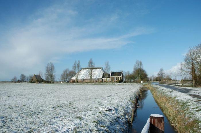 דירת חדר סופריור, Gastopstal