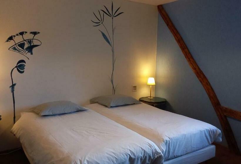 דירת שני חדרים, Hagebuche