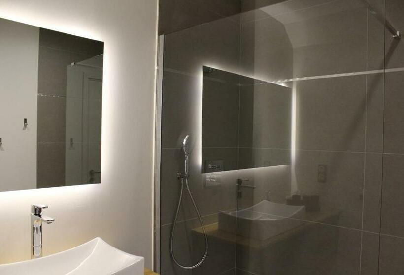 Семейный Номер, La Couture Du Charme