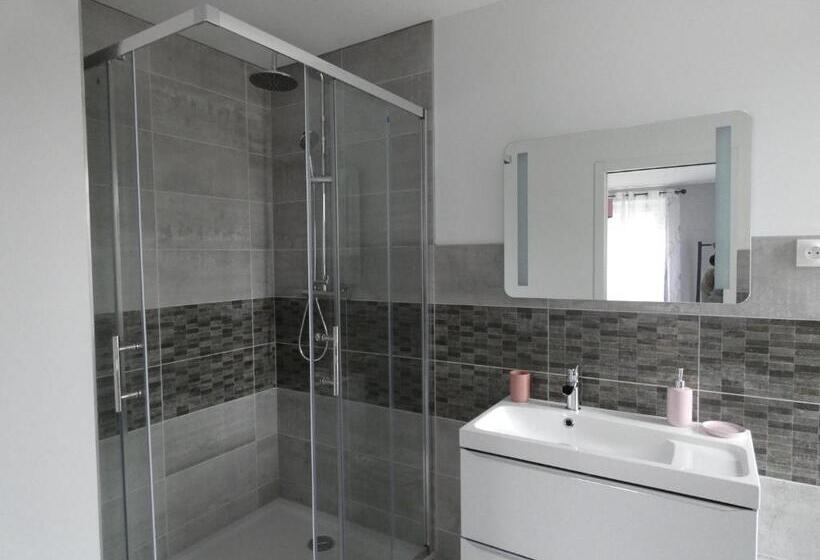 غرفة قياسية, Les Chambres D Odile