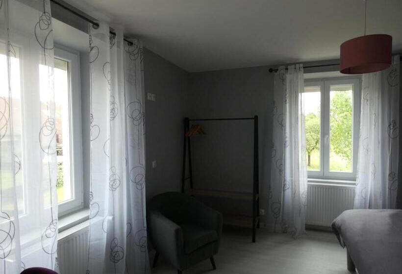 غرفة قياسية, Les Chambres D Odile