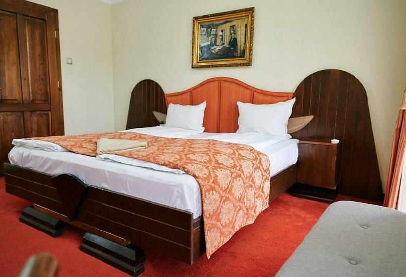 スタンダードルーム, Saciova Hills