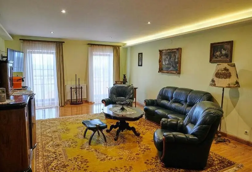 １ベッドルームアパートメント, Saciova Hills