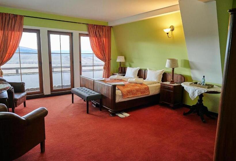 デラックスルーム, Saciova Hills