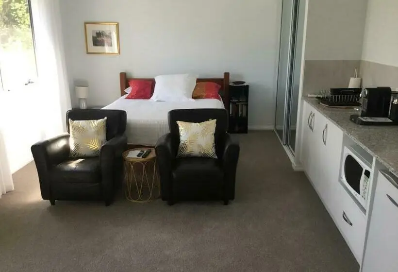 デラックススタジオ, Studio Echunga Adelaide Hills