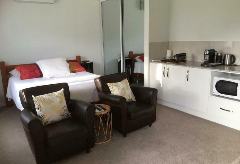 デラックススタジオ, Studio Echunga Adelaide Hills