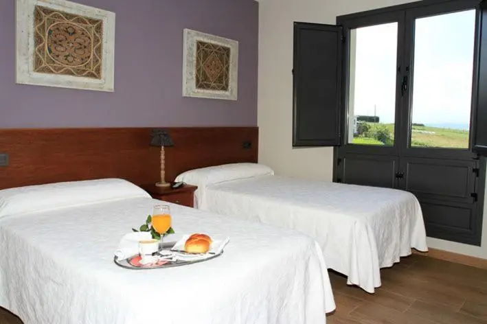 デラックスルーム, Albergue Restaurante Casa Herminia