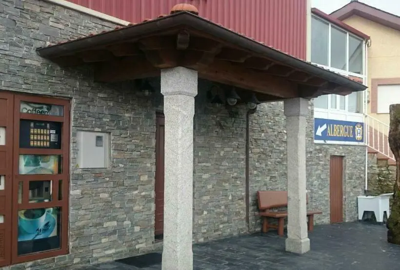 ルームシェアのワンベッド, Albergue Restaurante Casa Herminia