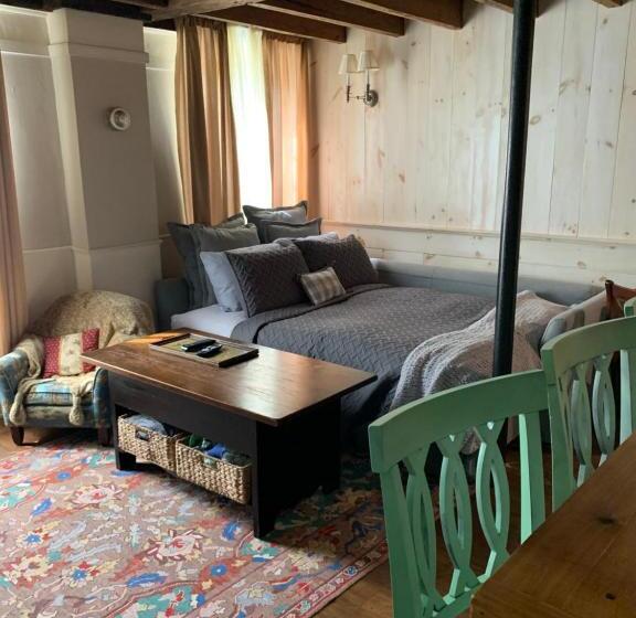 סטודיו סטנדרטי נוף לגינה, Innkeeper S Place B&b