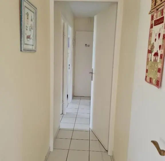 ファミリールーム, Chambre D Hôtes La Clé Du Bonheur