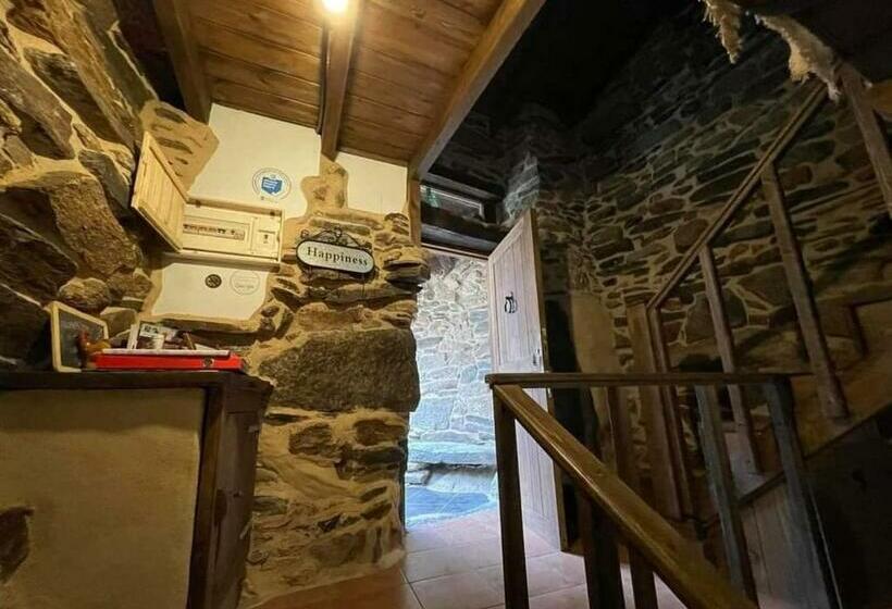 בקתת חדר, Las Casitas De Requeixo