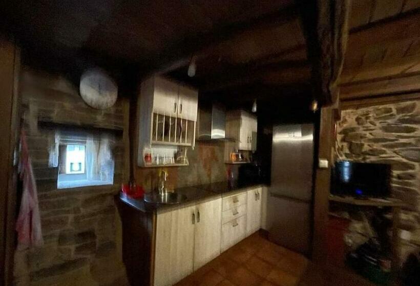 בקתת חדר, Las Casitas De Requeixo