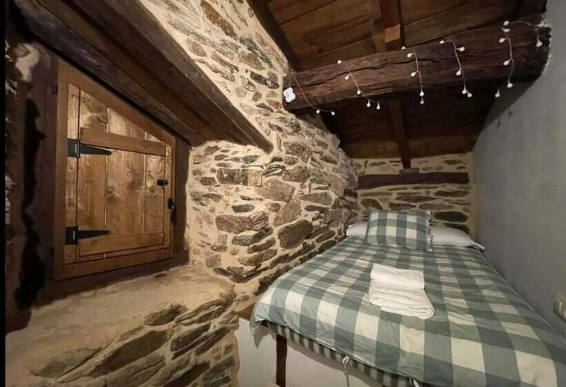 בקתת חדר, Las Casitas De Requeixo