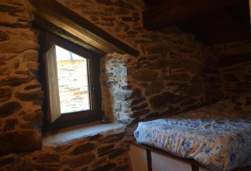 בקתת חדר, Las Casitas De Requeixo