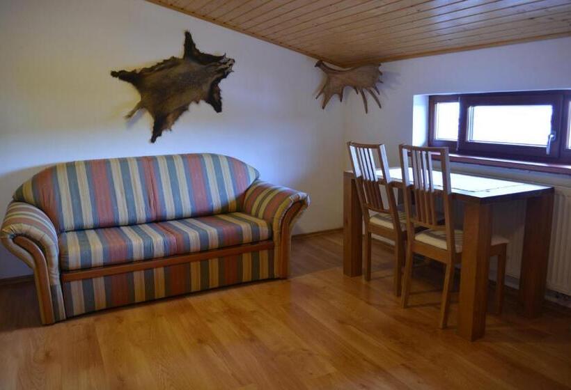 جناح, Penzion Farma Dvorec