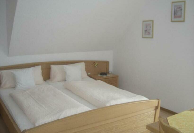 침실 1개 아파트, Pension Beer