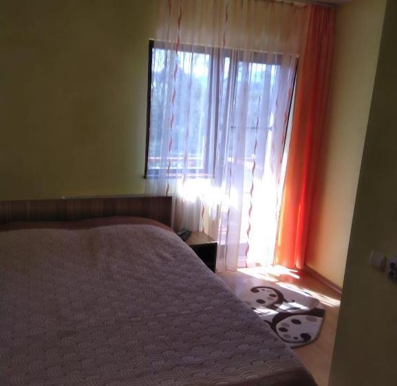 Апартаменты 2 Спальни, Pensiunea Roua Diminetilor