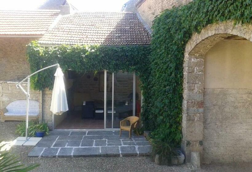 Семейный Номер Вид на Сад, 10 Côté Cour