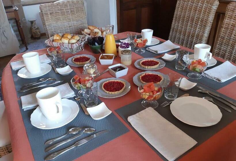 Семейный Номер Вид на Сад, 10 Côté Cour