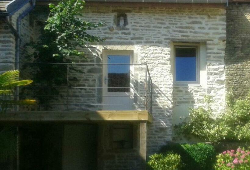 Семейный Номер Вид на Сад, 10 Côté Cour