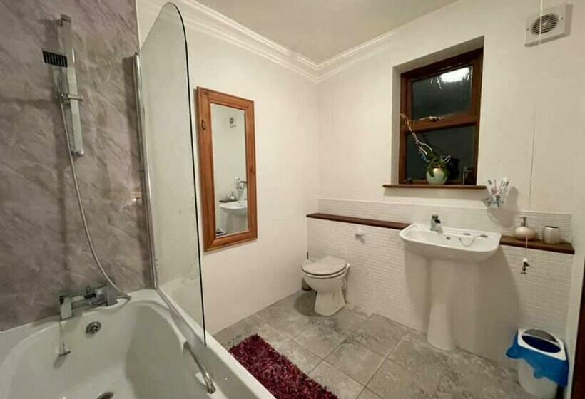 חדר סטנדרט עם מיטת קינג, Barnfields Retreat