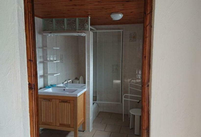 家庭间, Domaine D En Haut