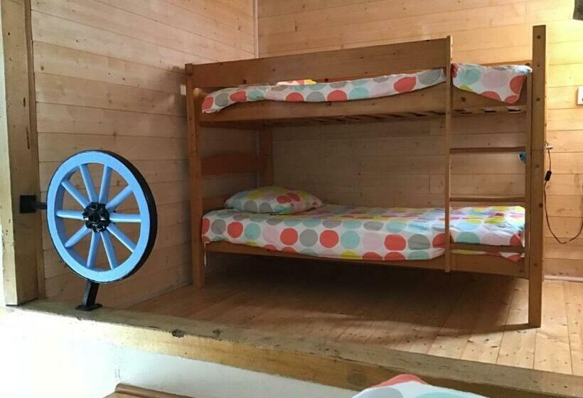 家庭间, Domaine D En Haut