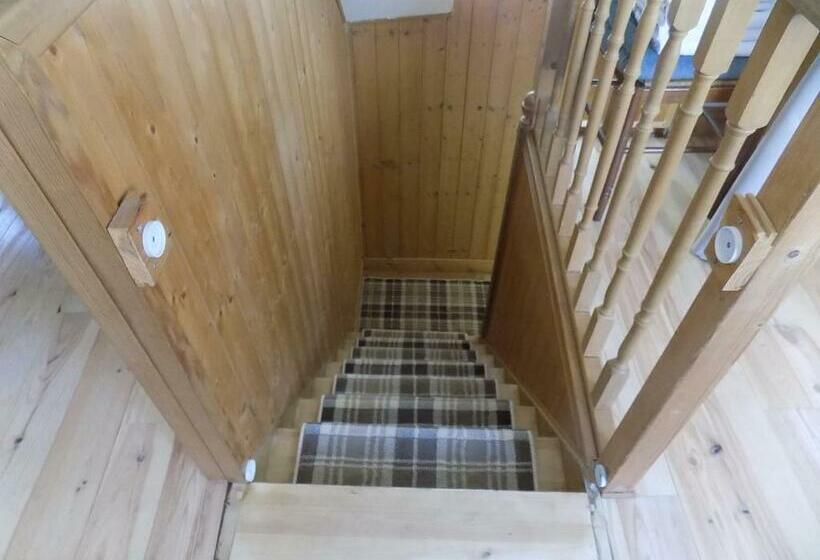 חדר משפחתי, Ianrhu