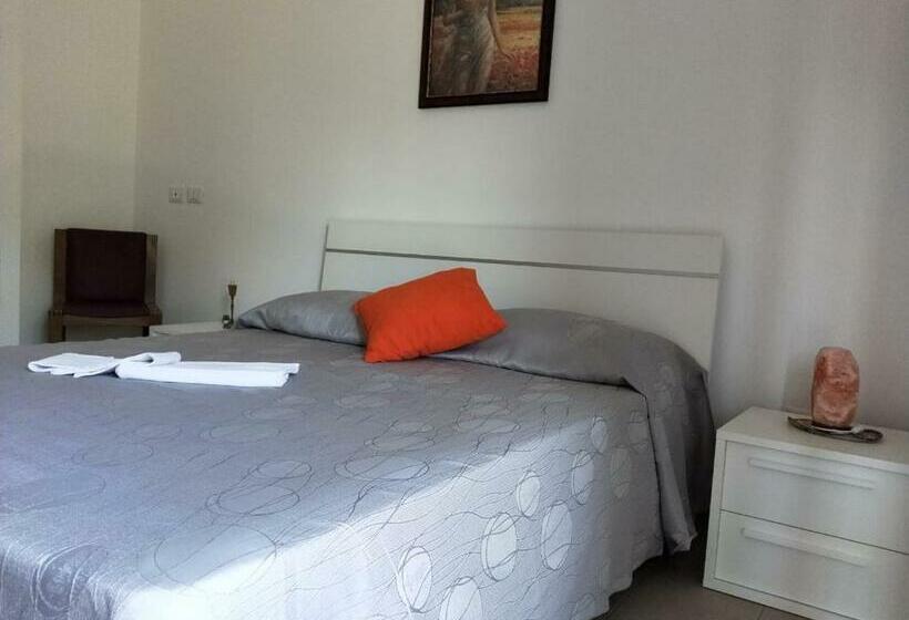 غرفة قياسية, La Santera