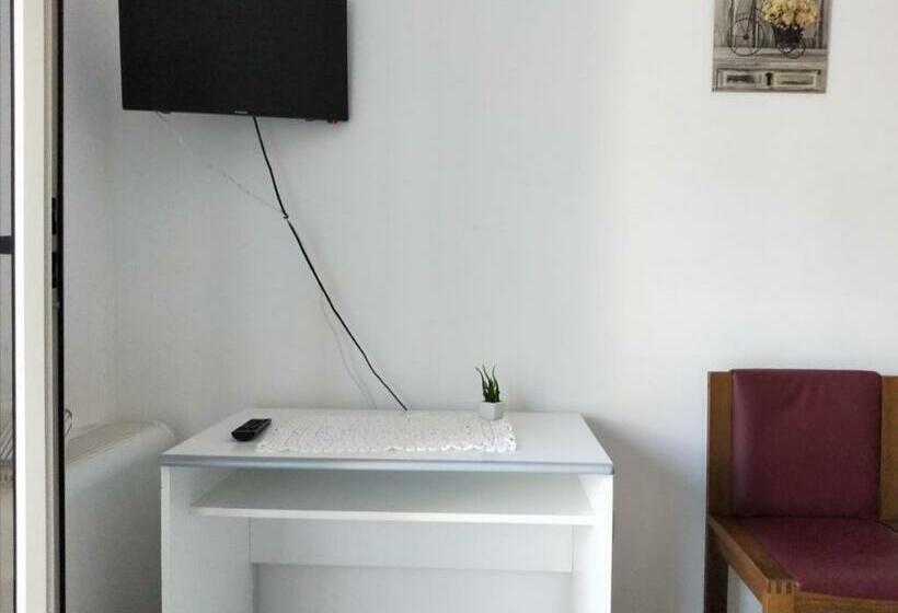 غرفة قياسية, La Santera