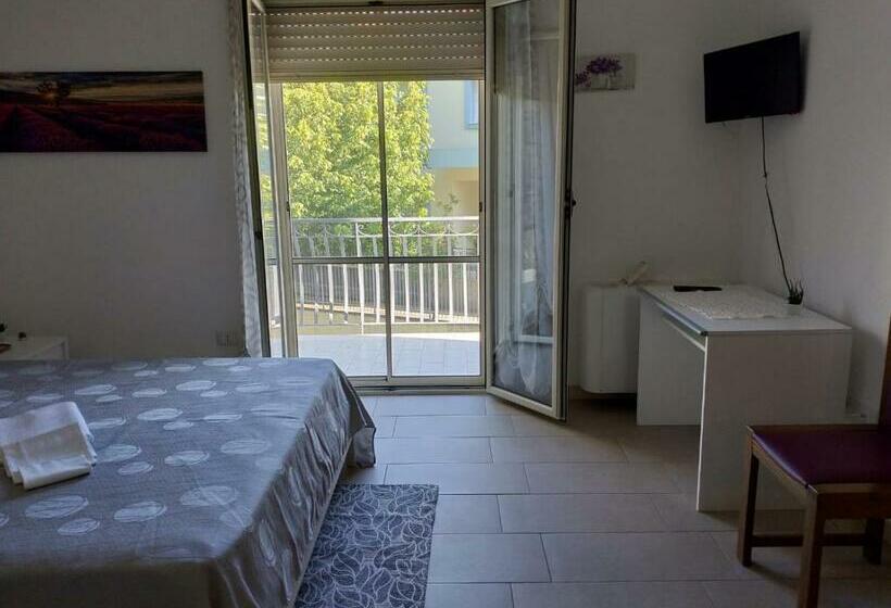 غرفة قياسية, La Santera